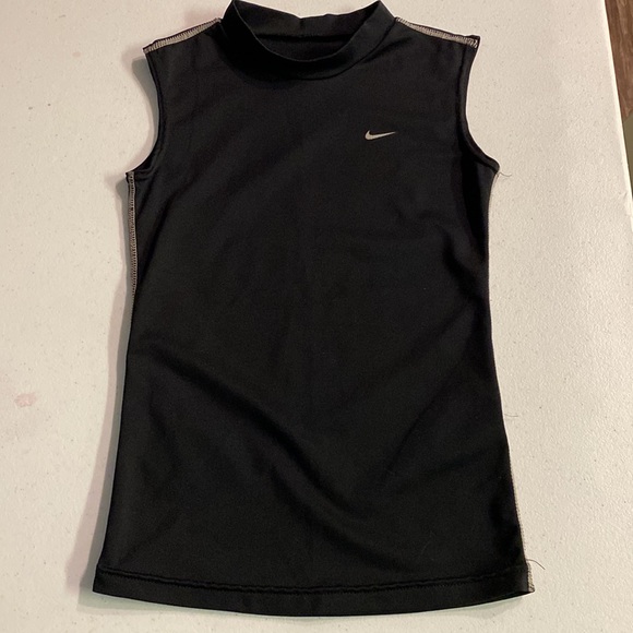 Boys Nike size small sleeveless black shirt - Picture 3 of 5